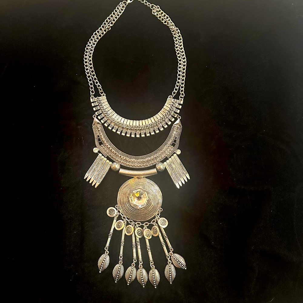 Attractive tribal Jewelry,silver metal ethnic statement vintage Necklace.